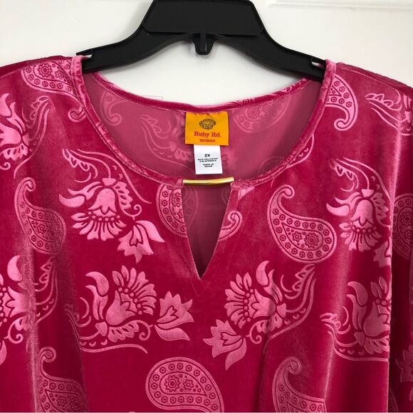 RUBY RD. PAISLEY VELVET EMBOSSED TEE PLUS SIZE 2X, 3X KEY HOLE NECK 3/4 SLEEVES - Picture 2 of 10